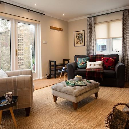 Bastle Retreats Farm Cottage Duns Bagian luar foto