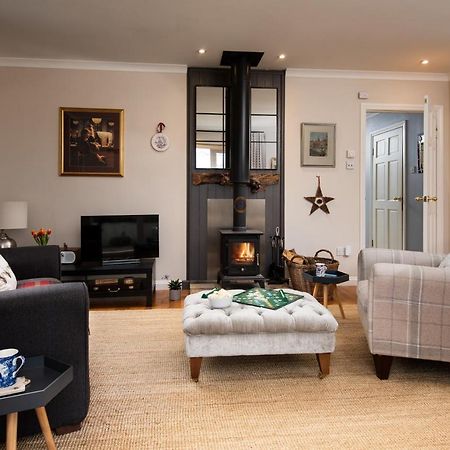 Bastle Retreats Farm Cottage Duns Bagian luar foto