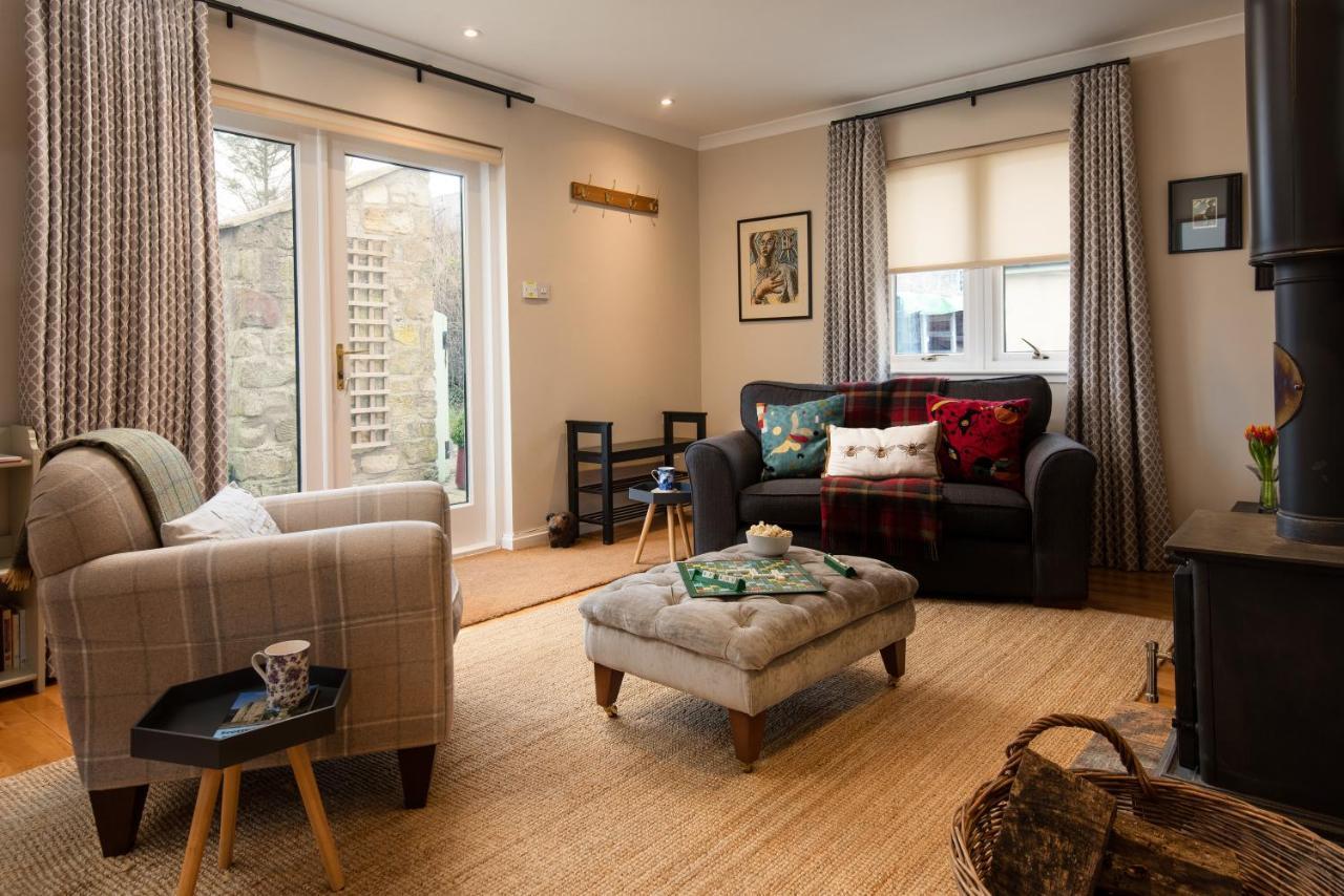 Bastle Retreats Farm Cottage Duns Bagian luar foto