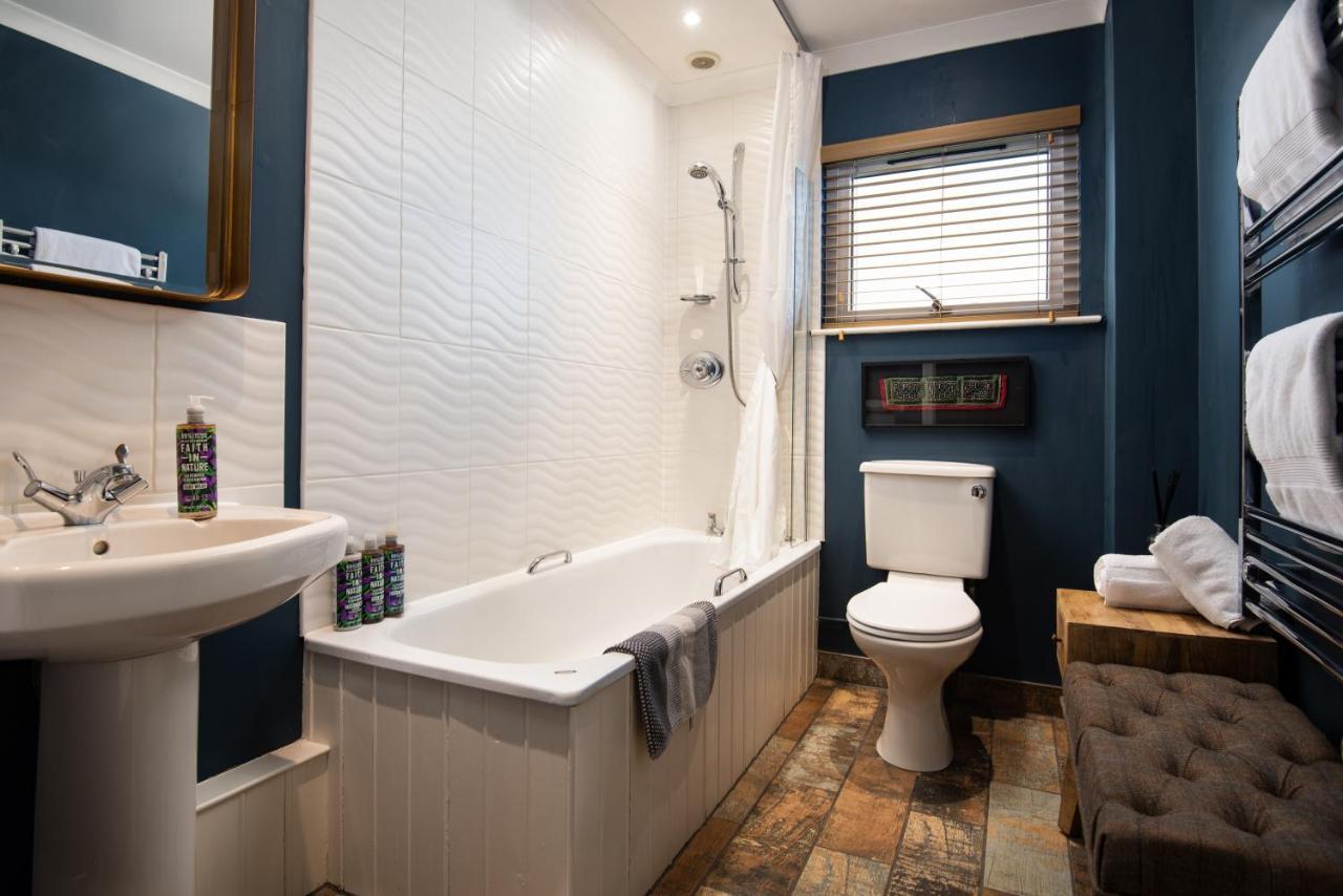 Bastle Retreats Farm Cottage Duns Bagian luar foto