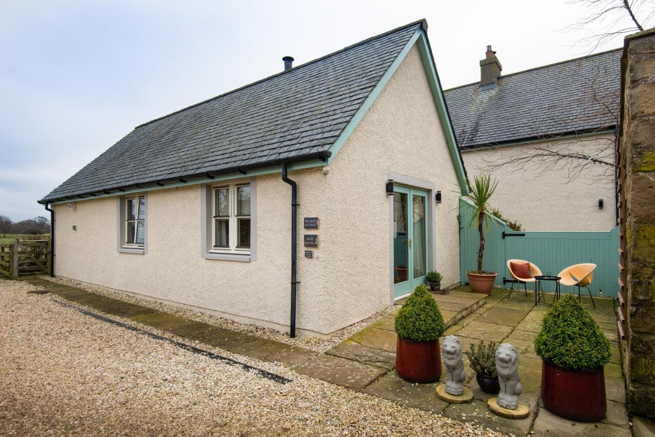 Bastle Retreats Farm Cottage Duns Bagian luar foto