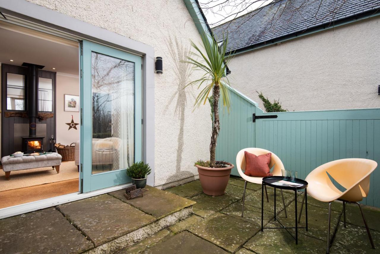 Bastle Retreats Farm Cottage Duns Bagian luar foto