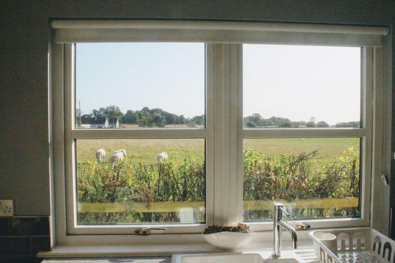 Bastle Retreats Farm Cottage Duns Bagian luar foto